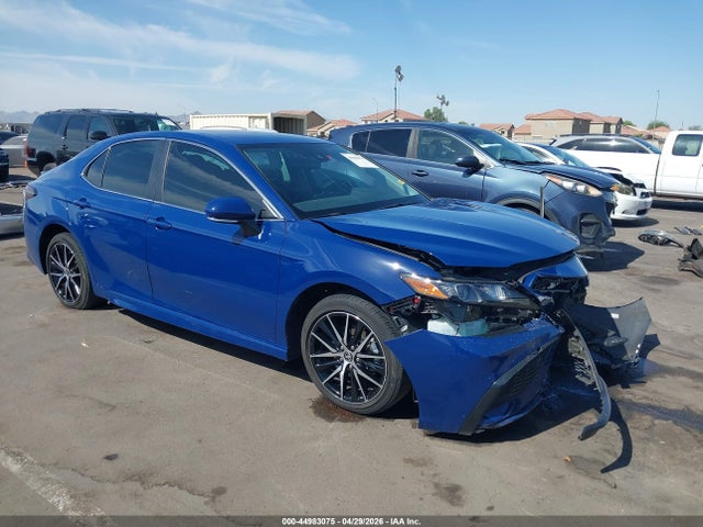Salvage Toyota Camry Image