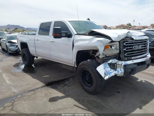 Salvage GMC Sierra 2500 Image