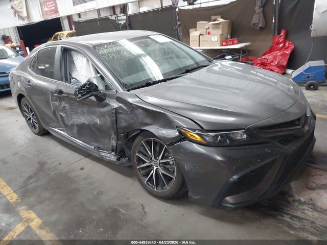 Salvage Toyota Camry Image