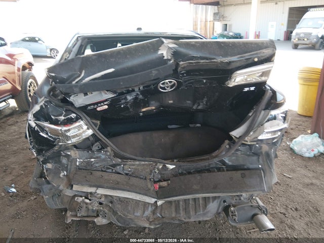 Toyota Camry Se V6