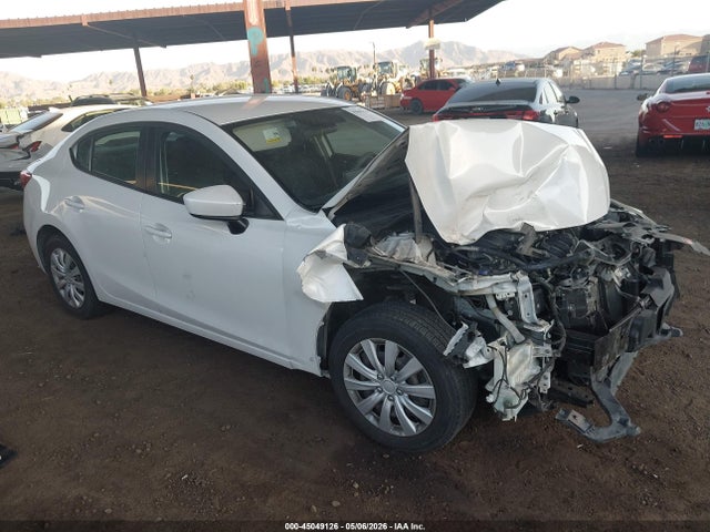 Salvage Mazda Mazda3 Image