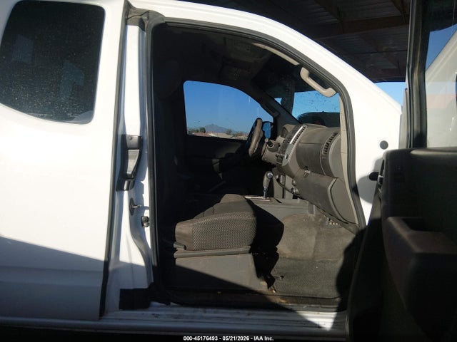 Nissan Frontier Sv