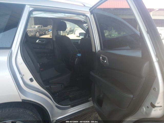Nissan Pathfinder Sv