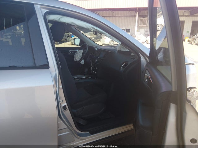 Nissan Pathfinder Sv