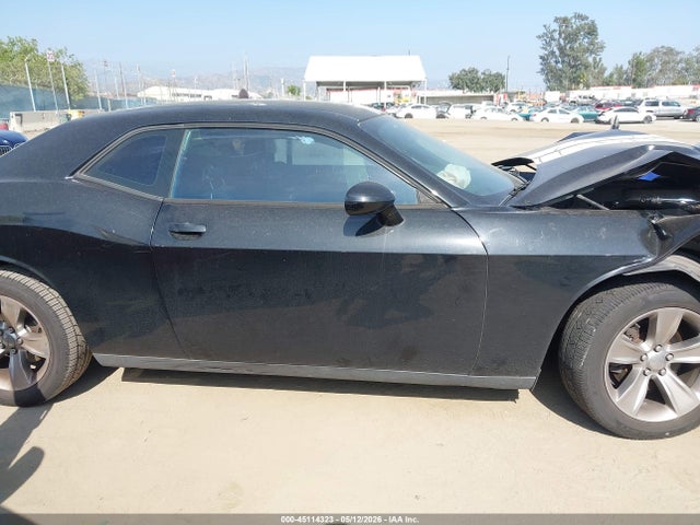 Dodge Challenger Sxt