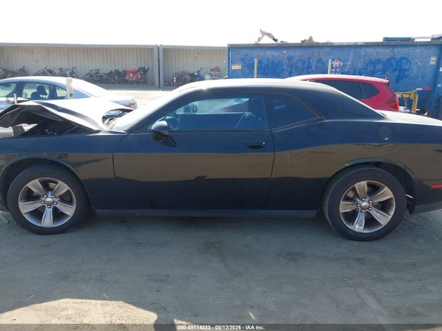 Dodge Challenger Sxt