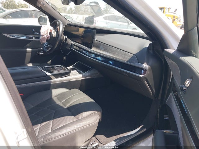 BMW i7 Edrive50