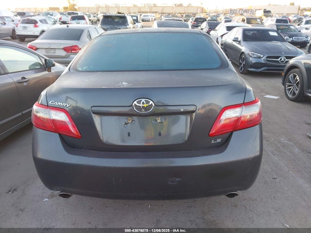 Toyota Camry Le V6