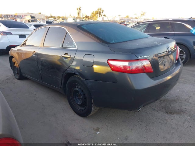 Toyota Camry Le V6