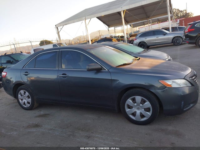 Toyota Camry Le V6