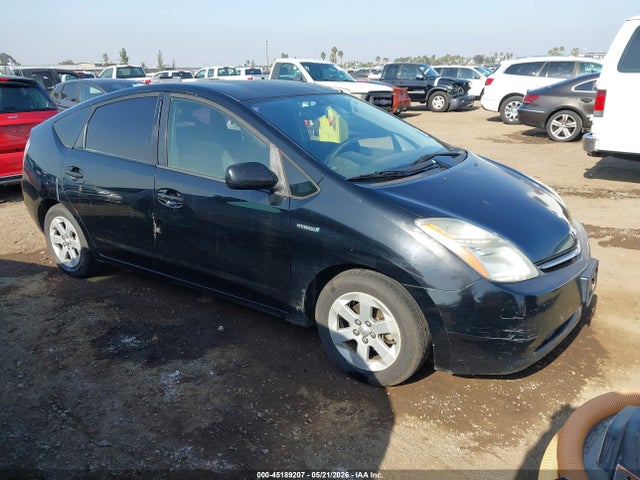 Salvage Toyota Prius Image