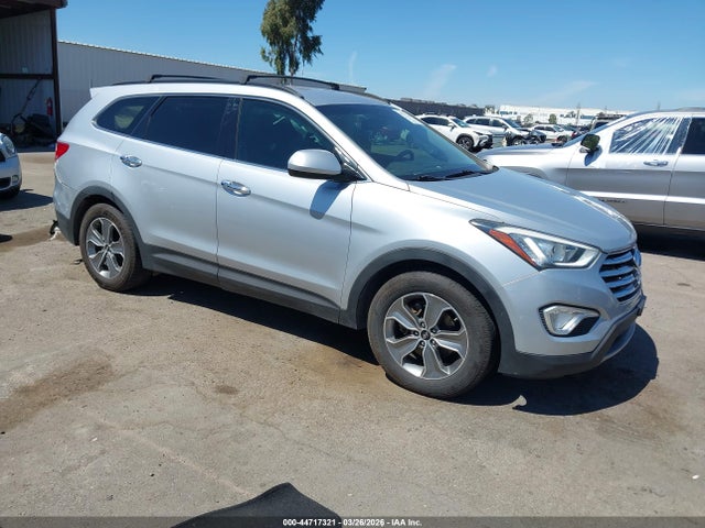 Salvage Hyundai SANTA FE Image