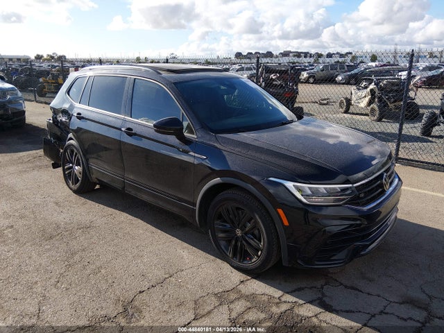 Salvage Volkswagen Tiguan Image