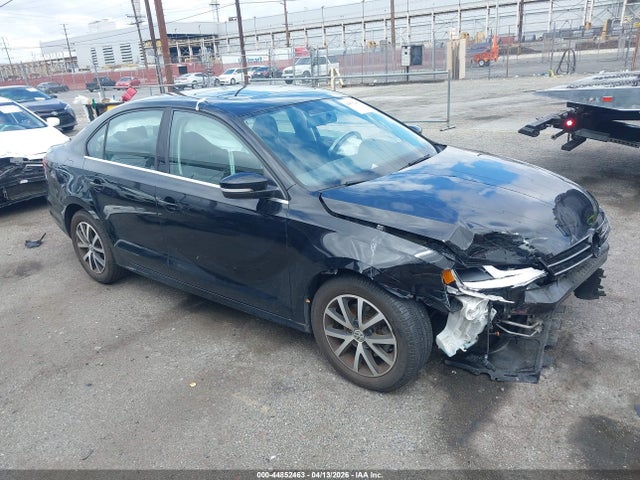 Salvage Volkswagen Jetta Image