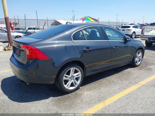 Volvo S60 T5 Platinum
