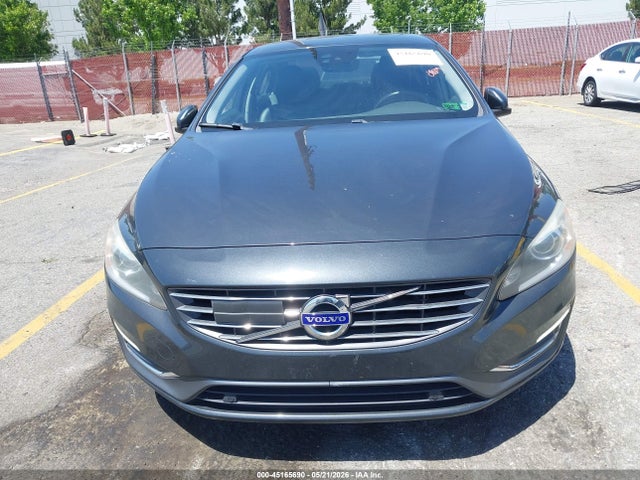 Volvo S60 T5 Platinum