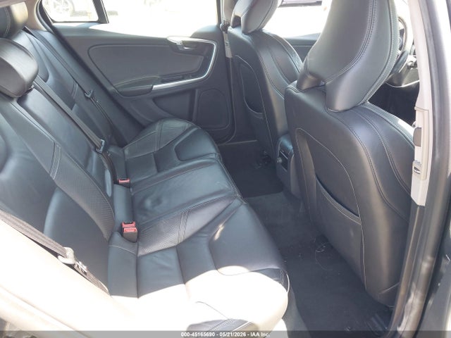 Volvo S60 T5 Platinum