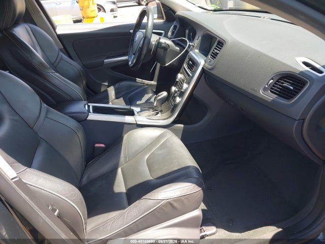 Volvo S60 T5 Platinum