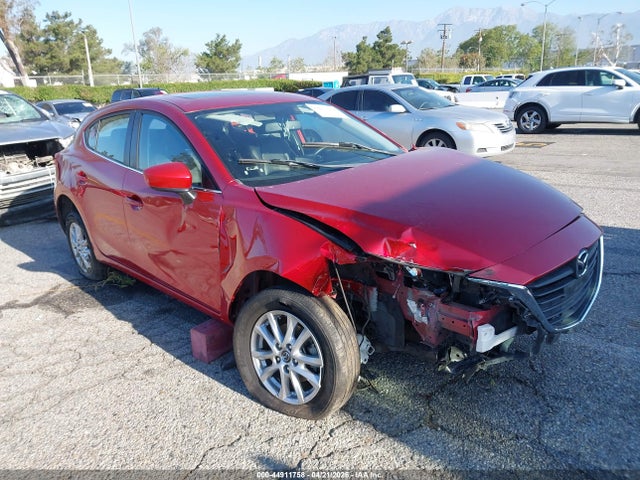 Salvage Mazda Mazda3 Image