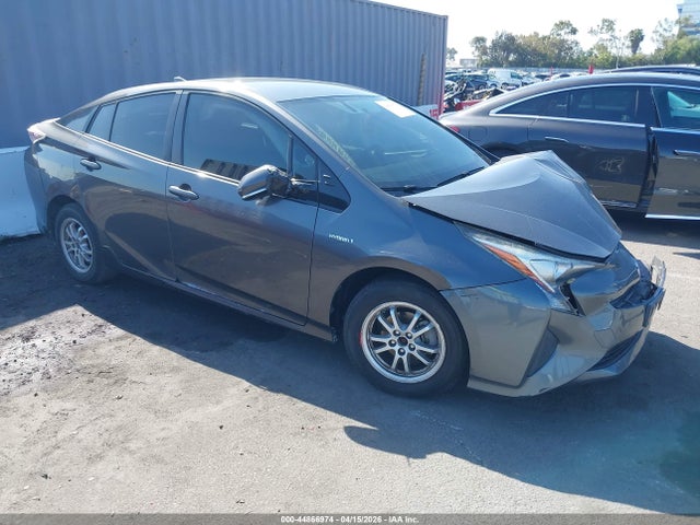Salvage Toyota Prius Image