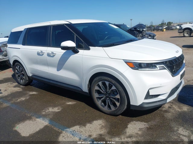 Salvage Kia Carnival Image