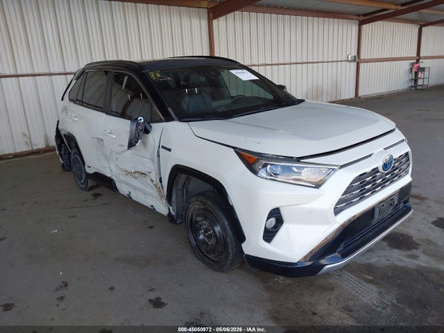 Salvage Toyota RAV4 Image