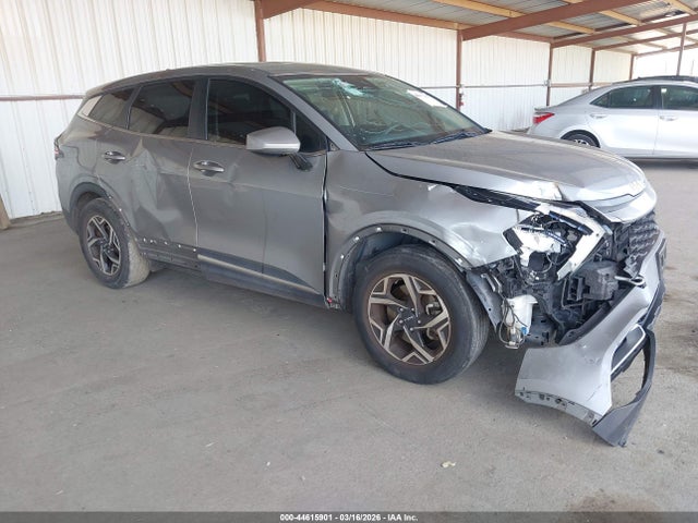 Salvage Kia Sportage Image