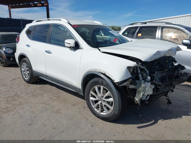 Salvage Nissan Rogue Image