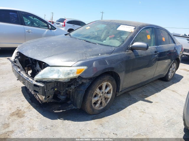 Toyota Camry Le V6