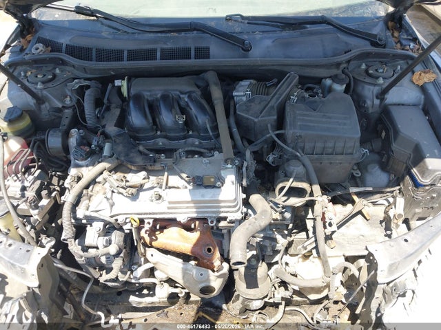 Toyota Camry Le V6