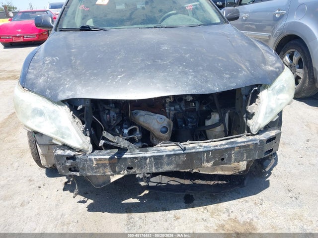 Toyota Camry Le V6