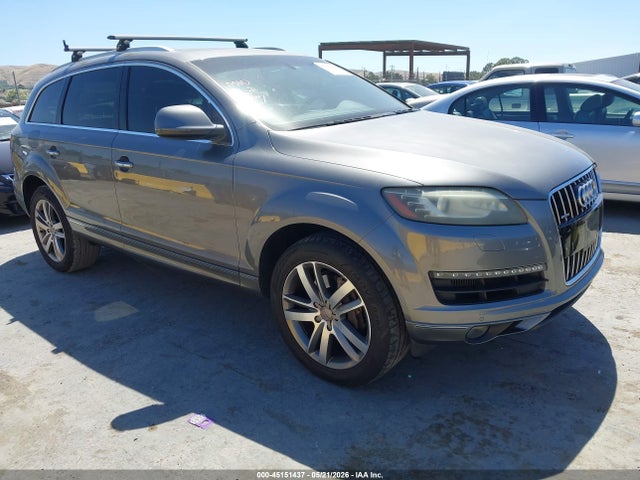 Salvage Audi Q7 Image