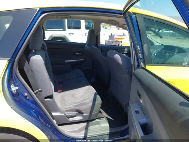 Toyota Prius v Three
