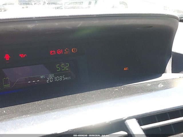 Toyota Prius v Three
