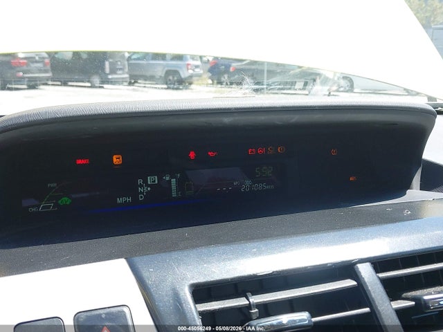 Toyota Prius v Three