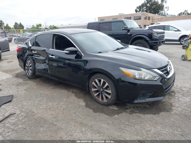Salvage Nissan Altima Image