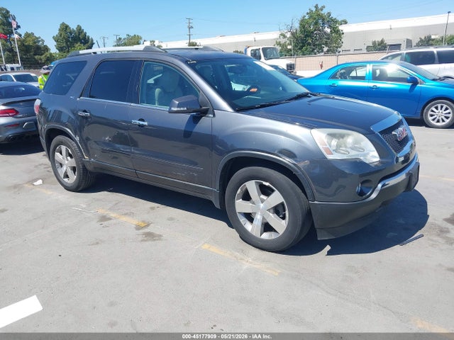 Salvage GMC Acadia Image