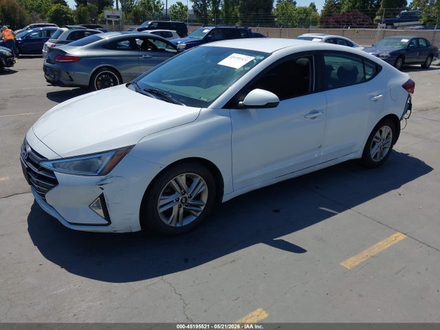 Hyundai ELANTRA Sel