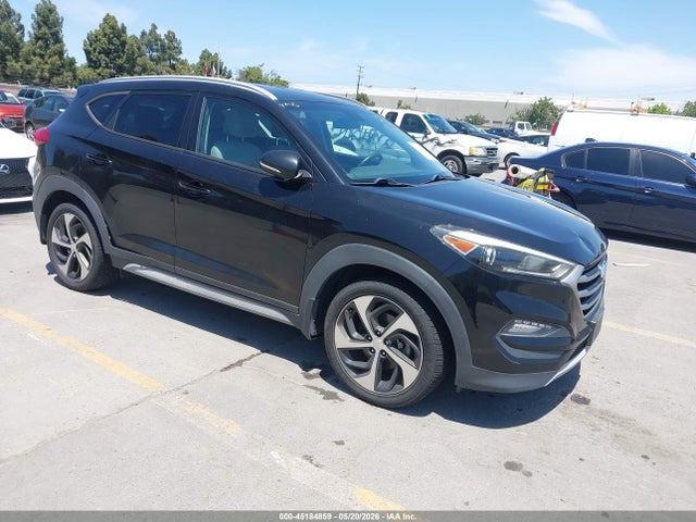 Salvage Hyundai TUCSON Image
