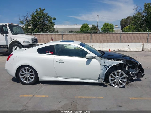INFINITI Q60 Journey