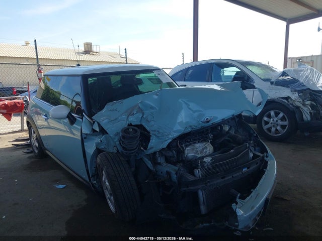 Salvage MINI Cooper Image