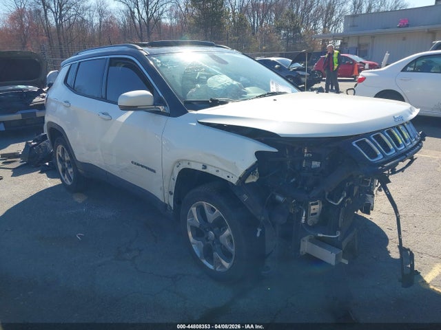 Salvage Jeep Compass Image