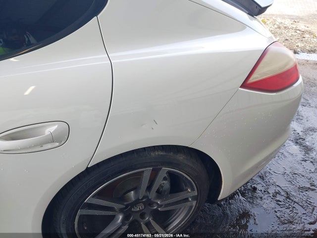 Porsche Panamera 4s