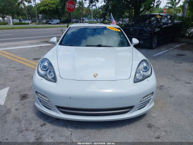 Porsche Panamera 4