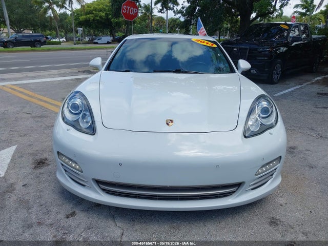 Porsche Panamera 4