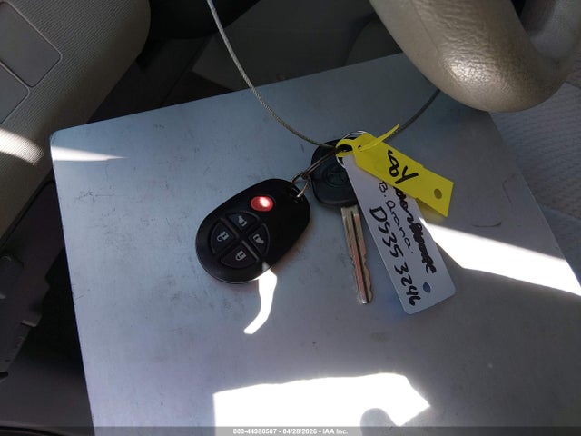 Toyota Sienna Le V6 8 Passenger