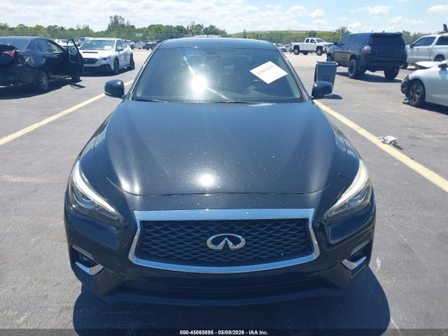 INFINITI Q50 Luxe