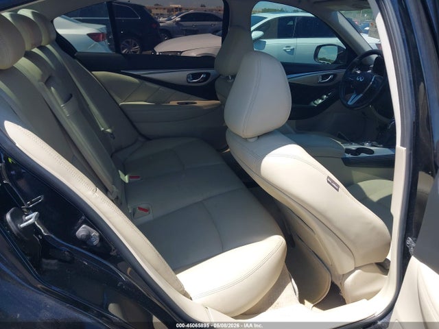 INFINITI Q50 Luxe