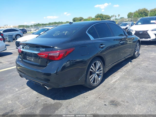 INFINITI Q50 Luxe