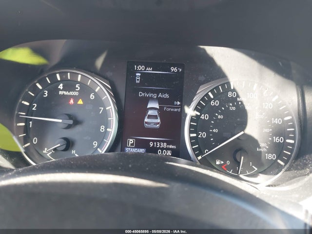 INFINITI Q50 Luxe
